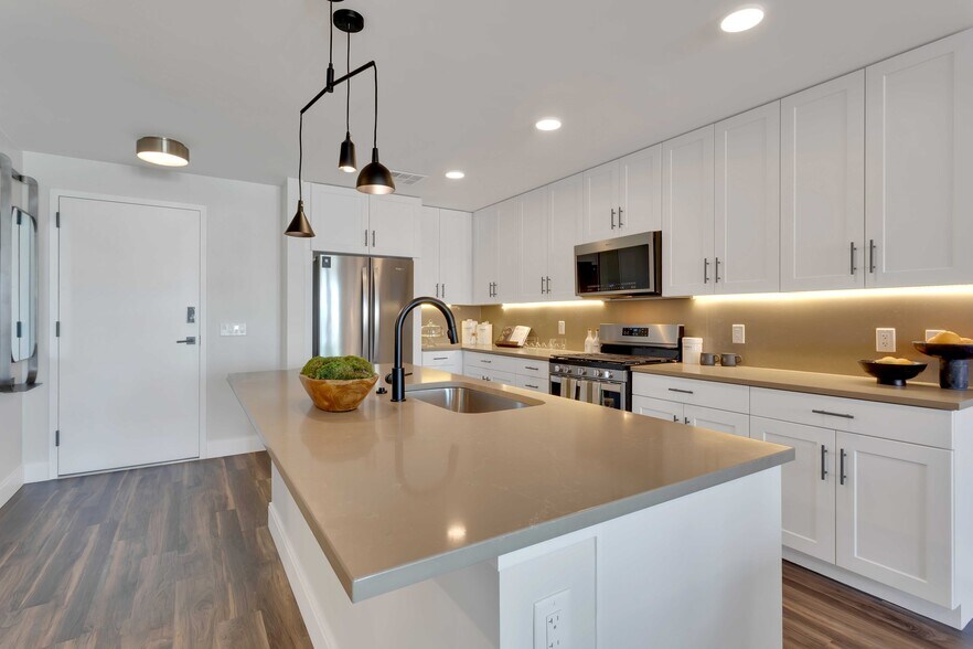 More Photos Of 1840 Market St, Denver Apartments For Lease