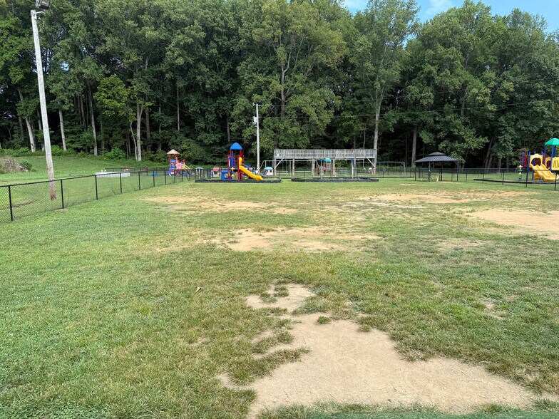 More Photos Of 1010-1038 Stearman Dr, Millersville Unknown For Lease