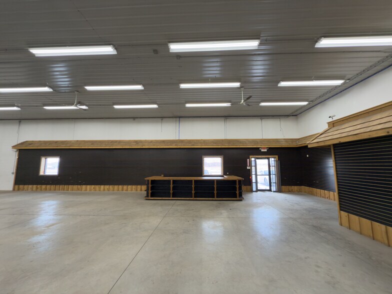 More Photos Of 406 Rt-104, Ontario Freestanding For Lease