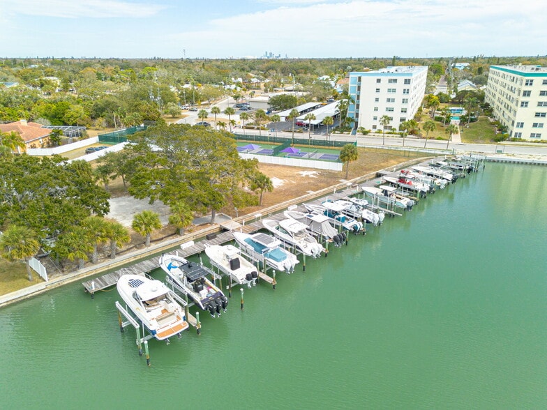 More Photos Of 5814 Skimmer Point S blvd, Gulfport Marina For Sale