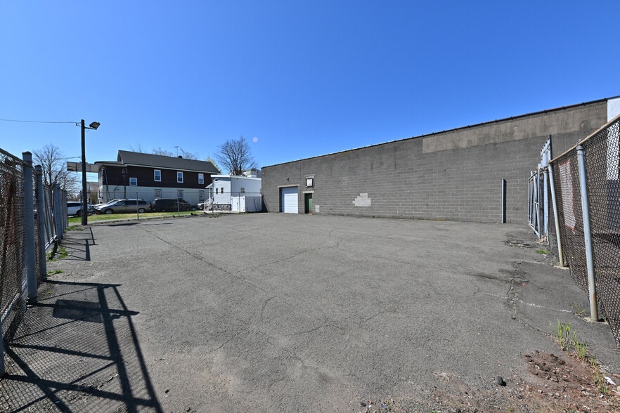 More Photos Of 72 Illinois Ave, Paterson Warehouse For Sale
