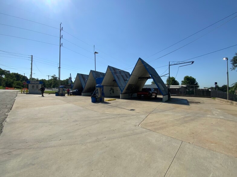 More Photos Of 7822 Troost Ave, Kansas City Carwash For Sale