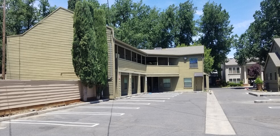 More Photos Of 621-627 13th St, Modesto Office For Lease