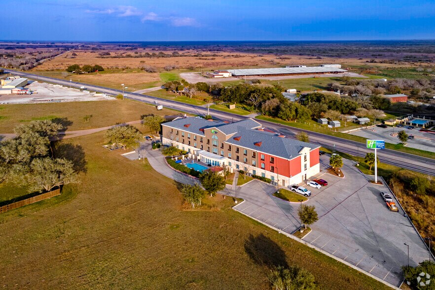 More Photos Of 2199 US 59, Beeville Hotel For Sale