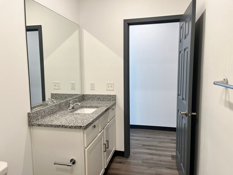 More Photos Of 1922 Wilson Ave, Saint Paul Apartments For Sale