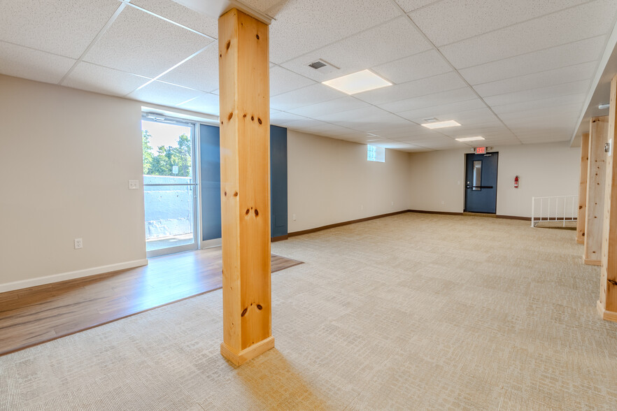 More Photos Of 2120 Freeport Rd, New Kensington Office For Lease
