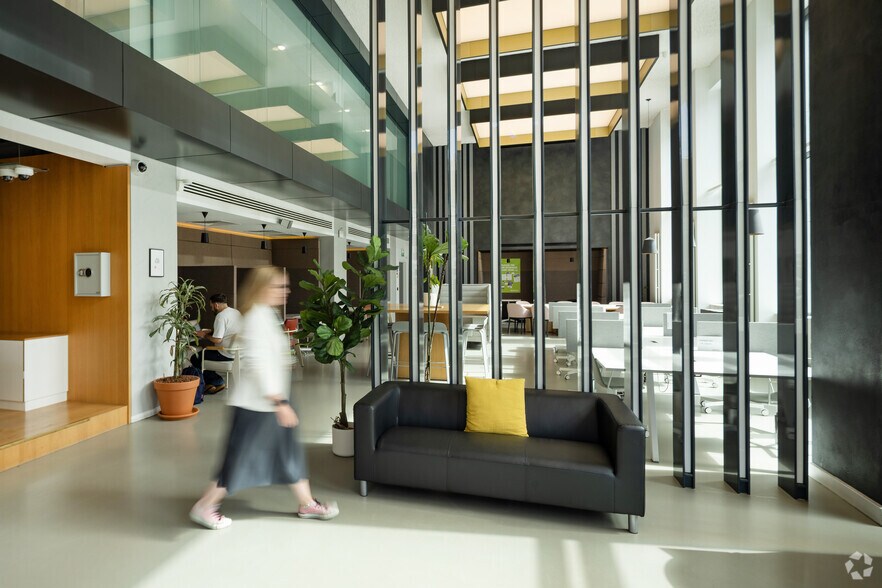 More Photos Of 156 Great Charles Street Queensway, Birmingham Coworking Space