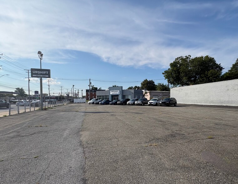Primary Photo Of 6201 Reisterstown Rd, Baltimore Auto Dealership For Sale