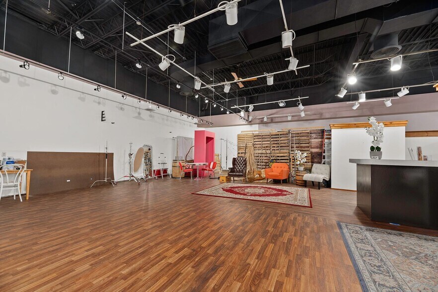 More Photos Of 33 W King St, Rhinelander Storefront Retail Office For Sale