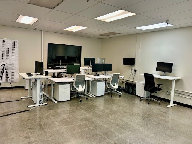 More Photos Of 110 Pioneer Way, Mountain View Research And Development For Lease