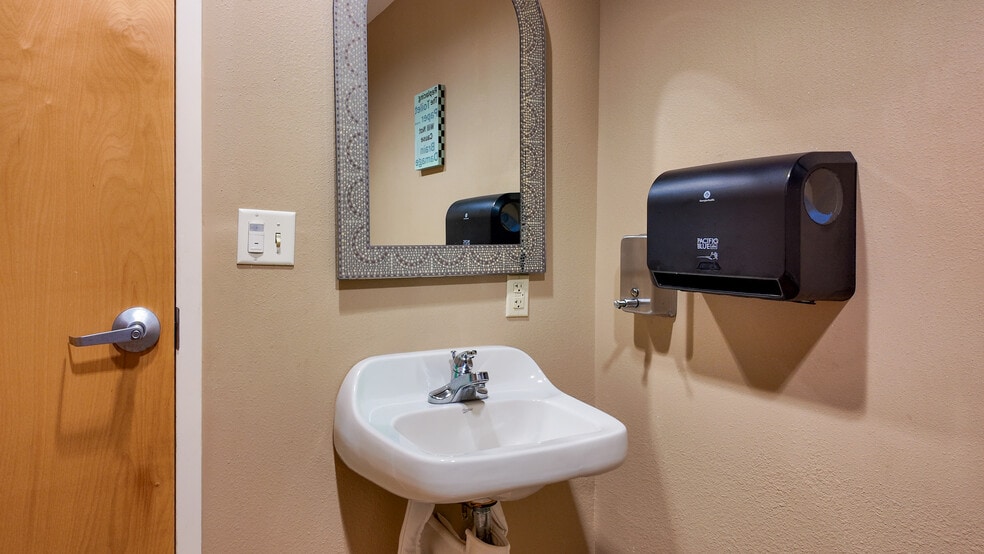 More Photos Of 3235 SW 34th St, Ocala Medical For Lease