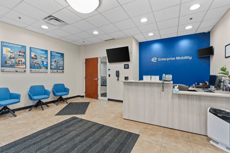 More Photos Of 2775 Blue Water Rd, Eagan Office For Sale