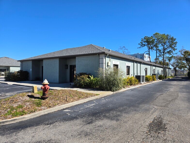 More Photos Of 13555 Automobile Blvd, Clearwater Medical For Lease