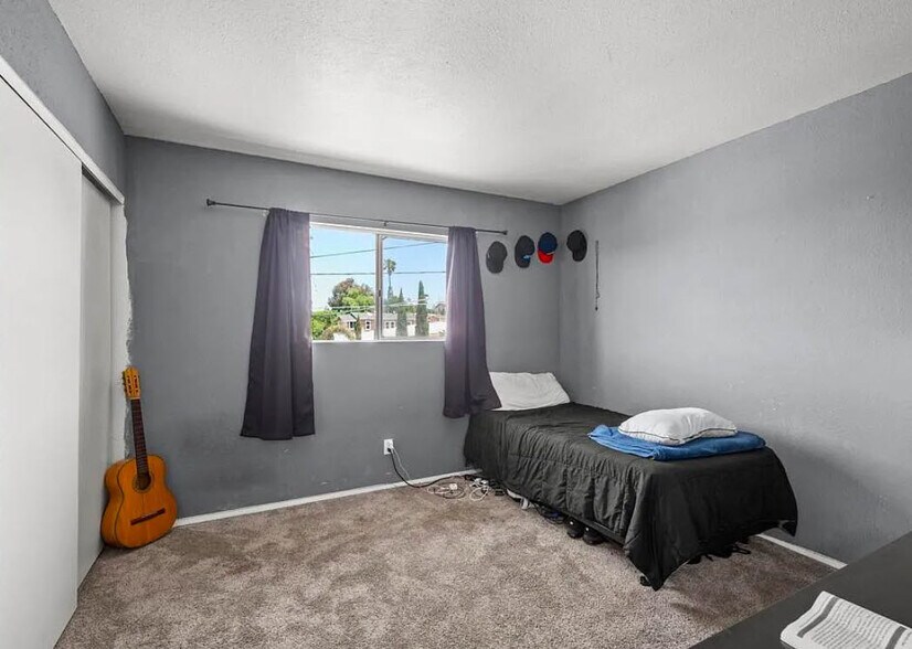 More Photos Of 2245 S Lanoitan Ave, National City Apartments For Sale