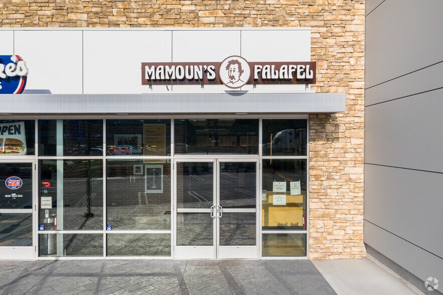 More Photos Of 289-315 Route 17 S, Paramus General Retail For Lease