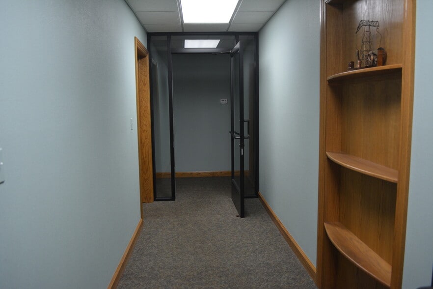 More Photos Of 1313 Mission, Mount Pleasant Office For Lease