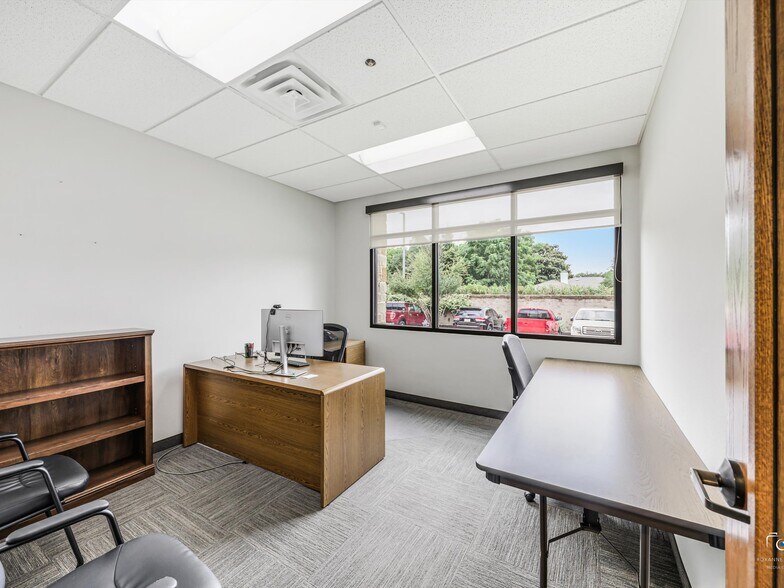 More Photos Of 765 Custer Rd, Plano Office For Sale