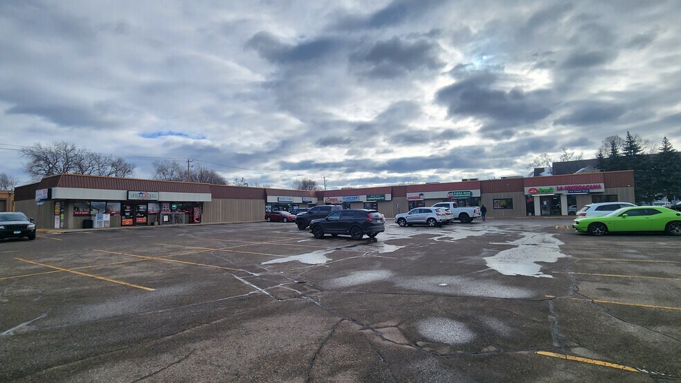 More Photos Of 4301-4395 Highway 13 W, Savage General Retail For Sale