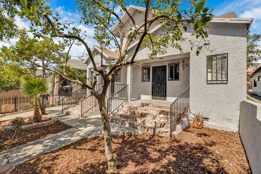 More Photos Of 605 N St Louis St, Los Angeles Apartments For Sale
