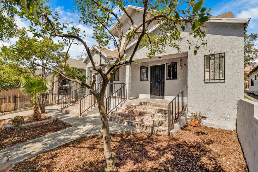 More Photos Of 605 N St Louis St, Los Angeles Multifamily For Sale
