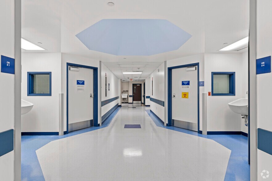 More Photos Of 1600 Central Dr, Bedford Medical For Lease