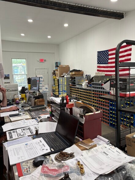 More Photos Of 349 Rt-57, Washington Auto Dealership For Lease