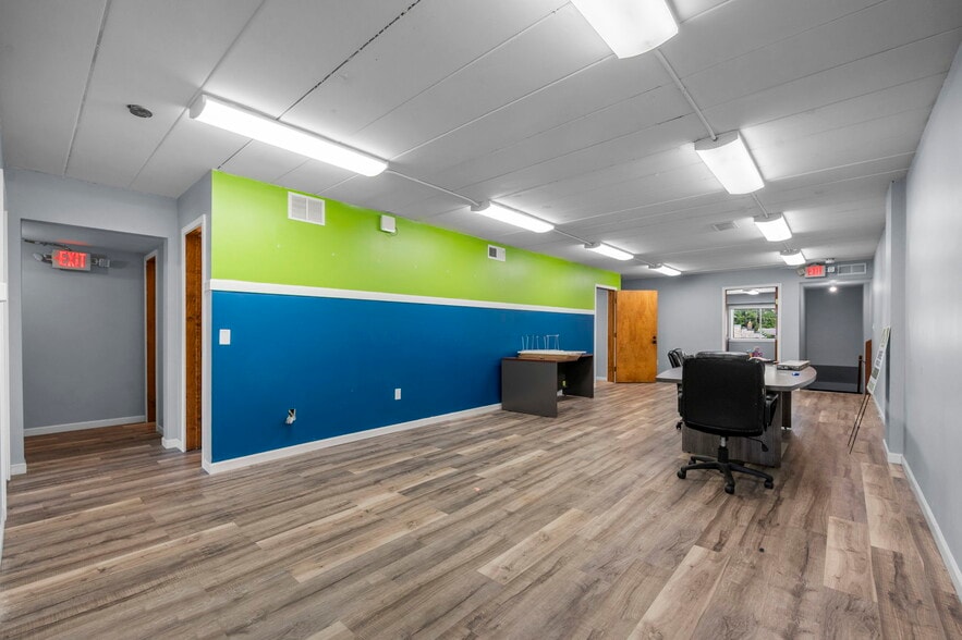 More Photos Of 735-737 Snelling Ave N, Saint Paul Storefront Retail Office For Lease