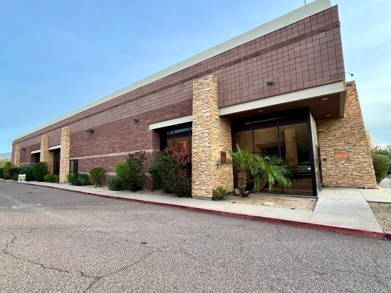 More Photos Of 16601 N 90th, Scottsdale Flex For Sale