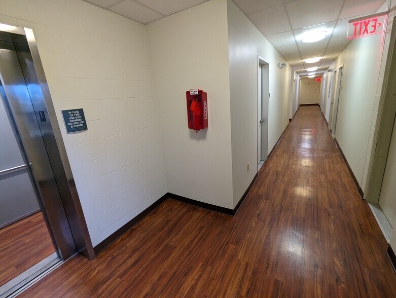 More Photos Of 45-943 Kamehameha Hwy, Kāneohe Office For Lease