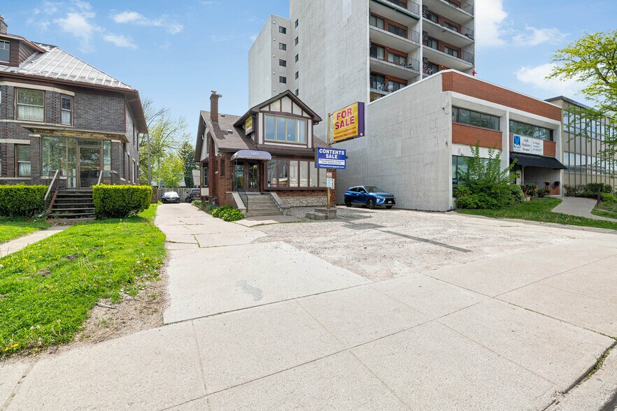 More Photos Of 1451 Ouellette Av, Windsor Office Residential For Sale