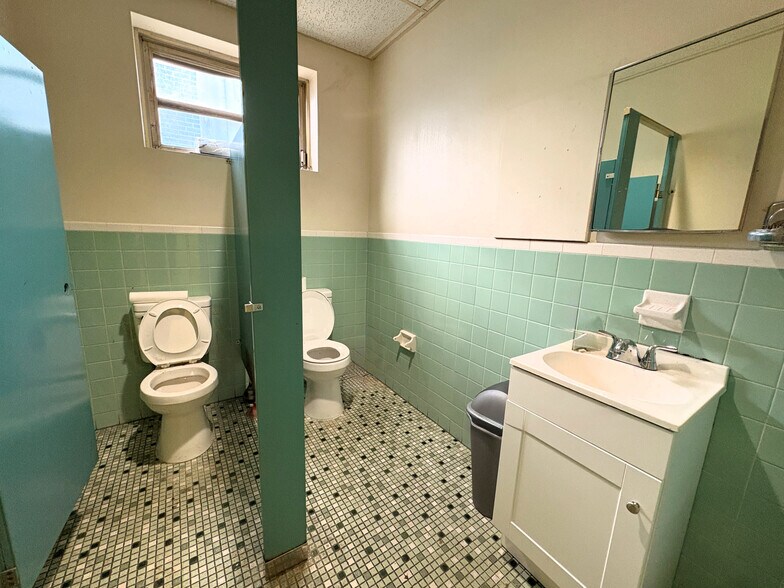 More Photos Of 5 Canale Dr, Egg Harbor Township Manufacturing For Lease