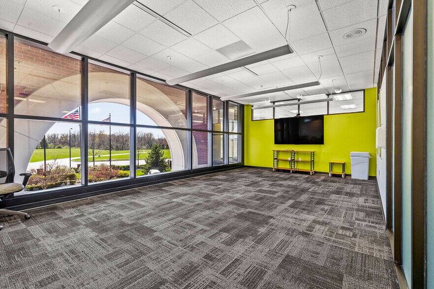 More Photos Of 3400 Morse Xing, Columbus Office For Lease