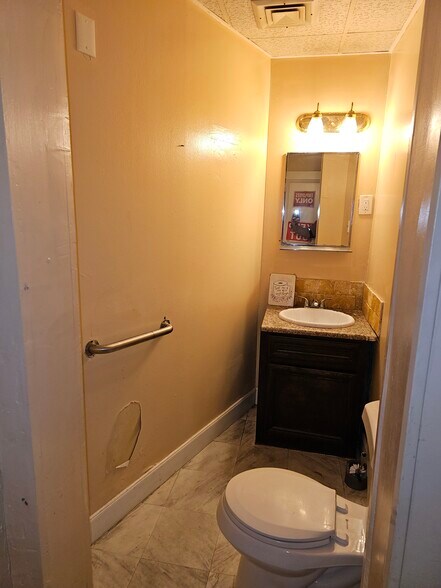 More Photos Of 8300 Homestead Rd, Houston Medical For Sale