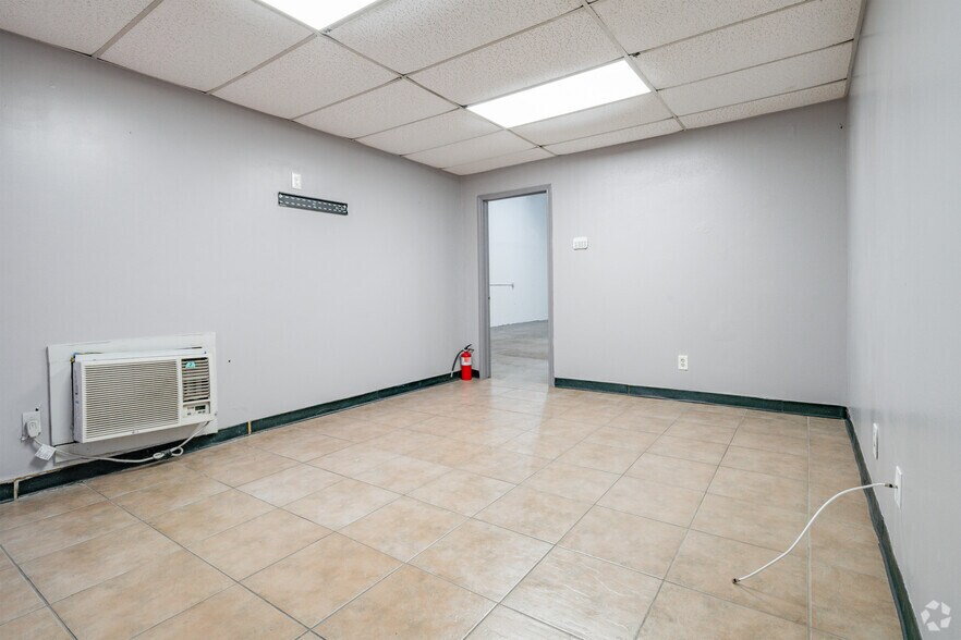 More Photos Of 5504-1 Bandera Rd, San Antonio Unknown For Lease