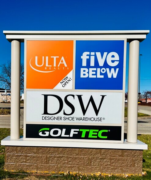 More Photos Of 4411 W Wisconsin Ave, Appleton Freestanding For Lease