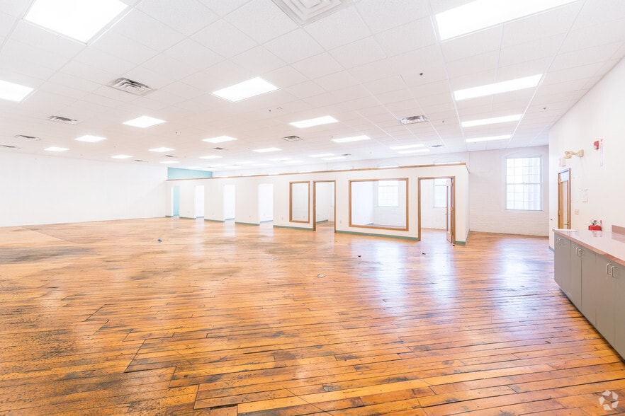 More Photos Of 10 Admiral St, Providence Office For Lease