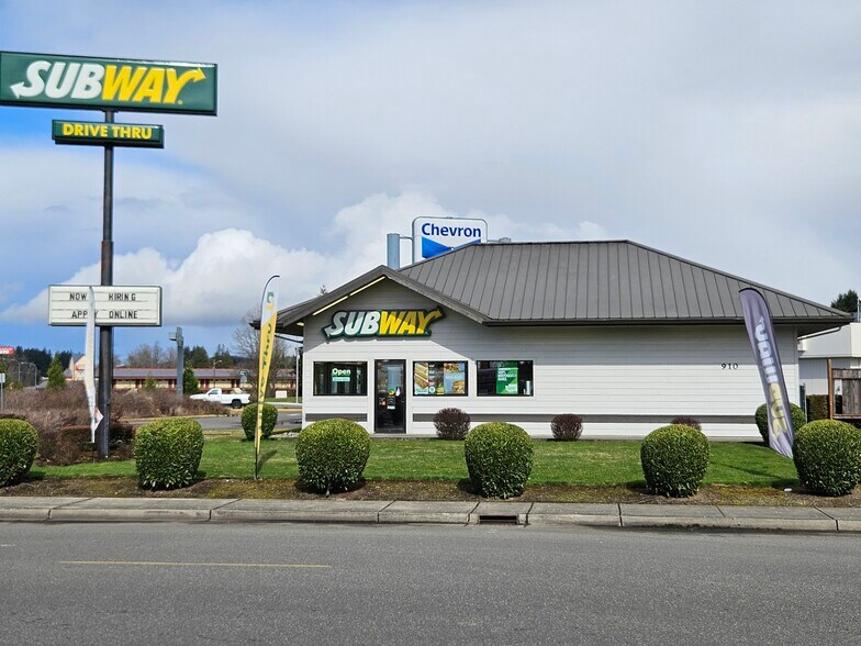 Primary Photo Of 910 Ellsbury St, Centralia Fast Food For Sale