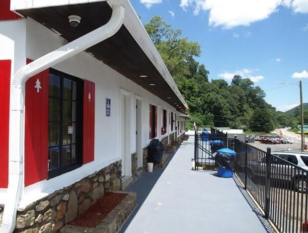 More Photos Of 2710 Asheville Hwy, Canton Hotel For Sale