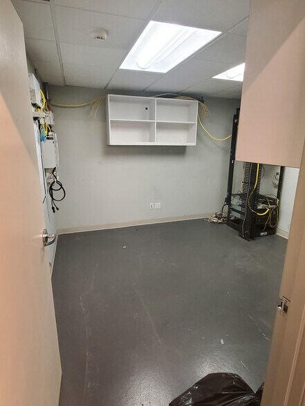 More Photos Of 4716 Vineland Ave, North Hollywood Loft Creative Space For Lease