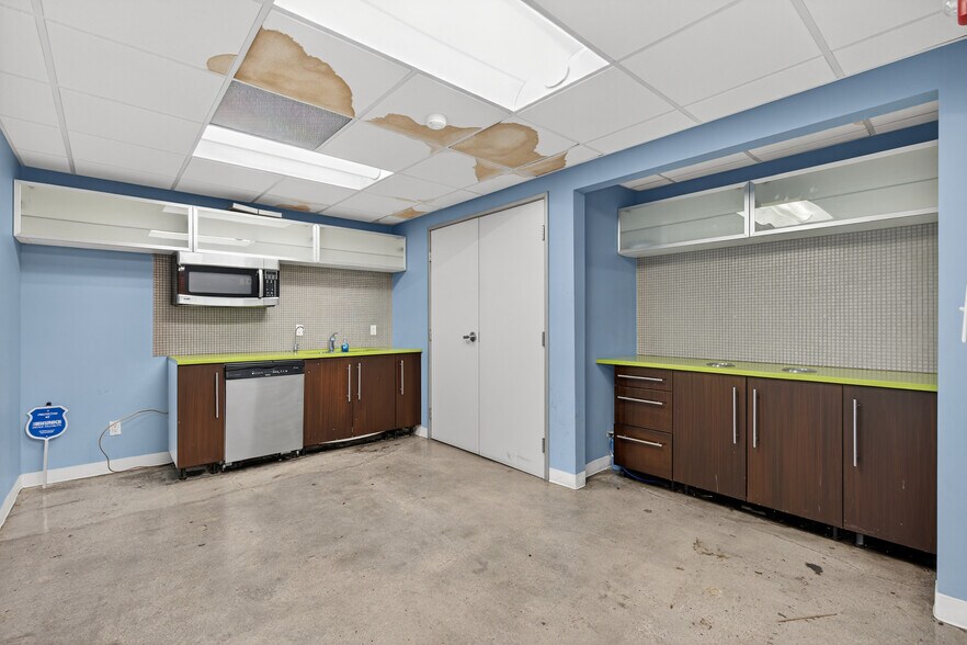 More Photos Of 4716 Vineland Ave, North Hollywood Loft Creative Space For Lease