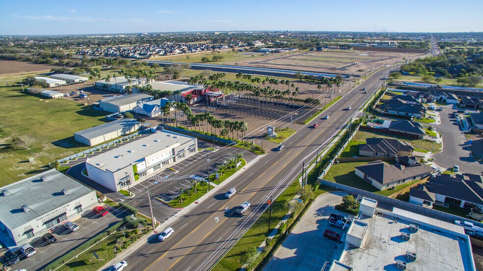 More Photos Of 2104 S McColl Rd, Edinburg Storefront For Sale