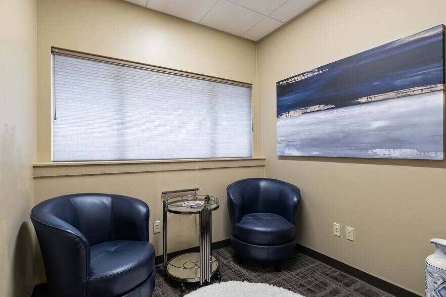 More Photos Of 1501 Cornwall Ave, Bellingham Bank For Sale