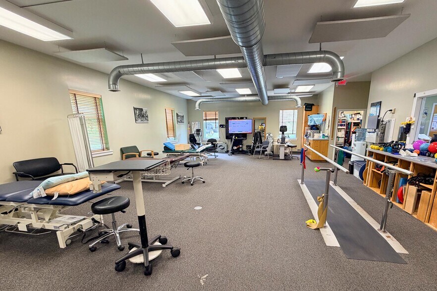 More Photos Of 108 Catamount Park, Middlebury Office For Sale