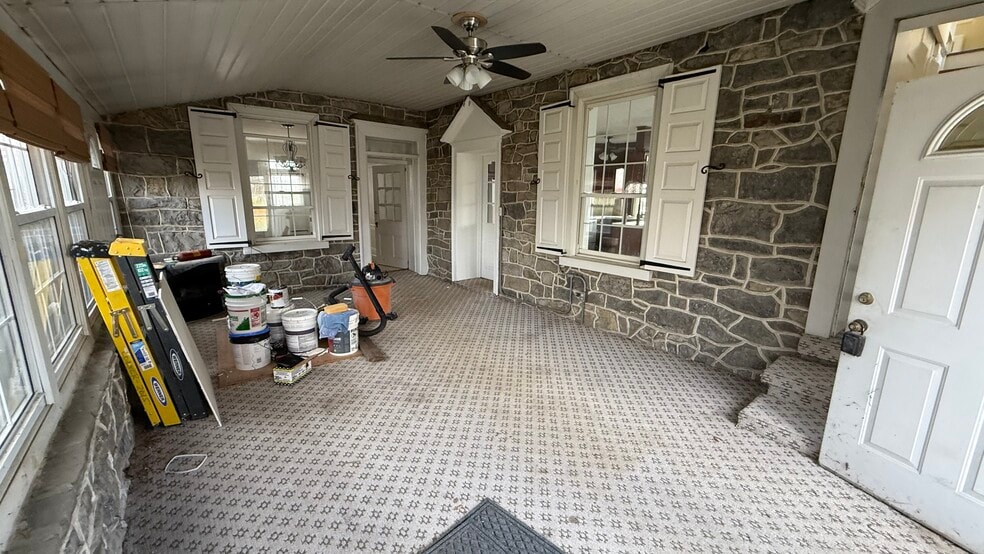 More Photos Of 797 Main St, Tatamy Office Residential For Lease