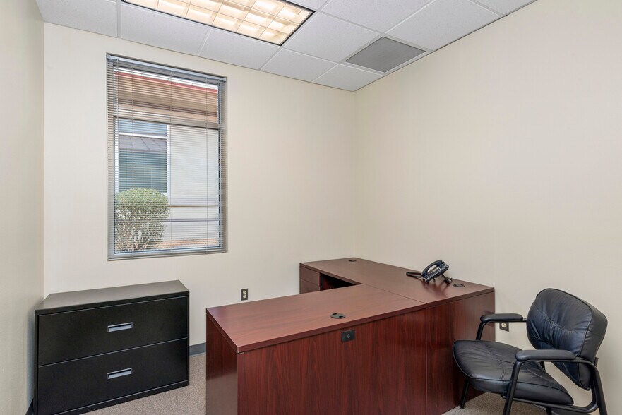 More Photos Of 8206 Louisiana Blvd NE, Albuquerque Coworking Space