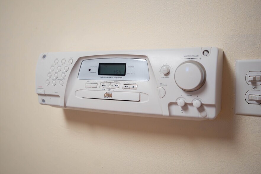 More Photos Of 101 E Crockett Ave, Alamo Office For Sale