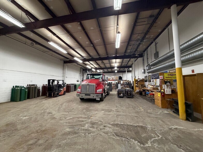 More Photos Of 2301 N Bendix Dr, South Bend Unknown For Lease