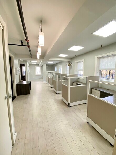 More Photos Of 381 S 5th St, Brooklyn Medical For Sale