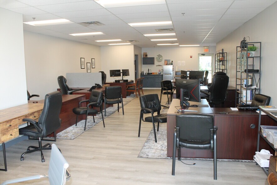 More Photos Of 40W222 Lafox Rd, St Charles Medical For Lease