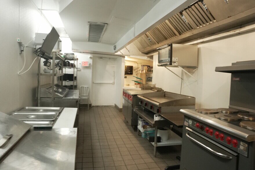 More Photos Of 2016 Main St, Houston Apartments For Sale